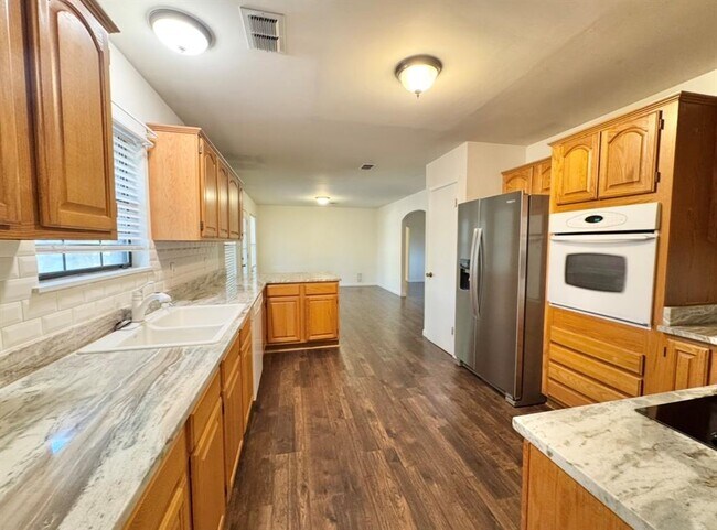 Building Photo - 124 Forest Dr