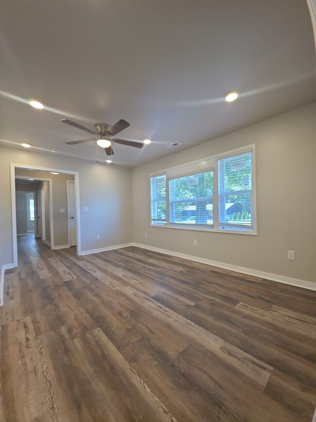 Building Photo - 2706 Pinetree Ln NW