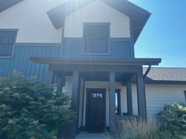 Front Entry - 383 N Ferguson Ave