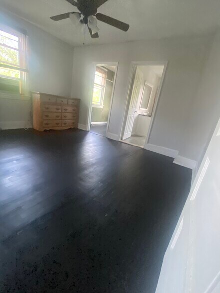 Building Photo - 117 Karrs Ln