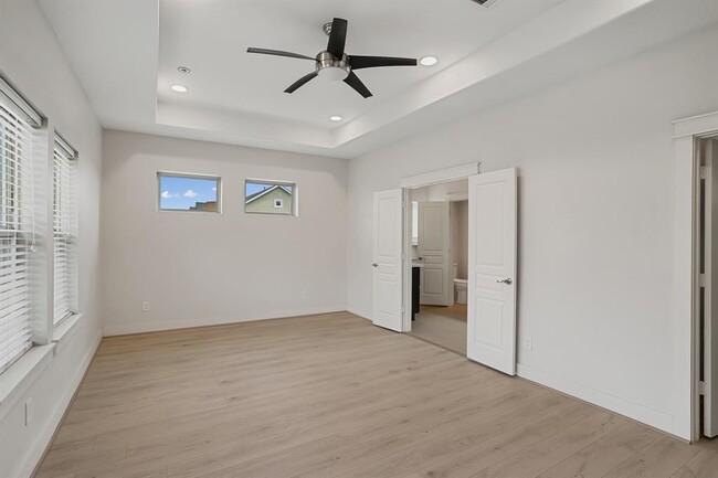 Building Photo - 5743 Kansas St