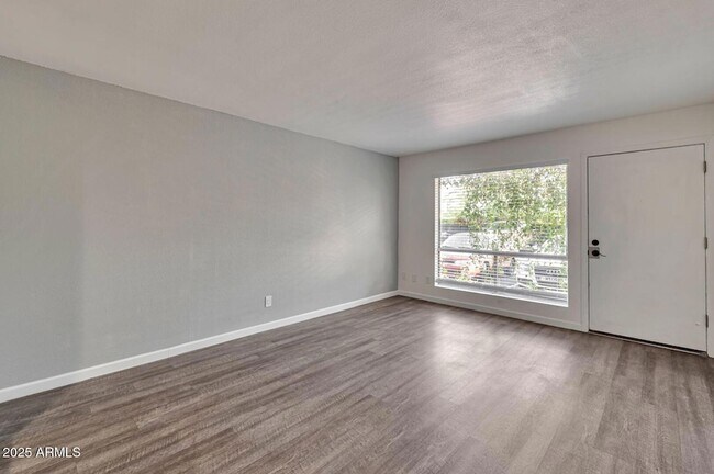 Building Photo - 4231 N 13th Pl