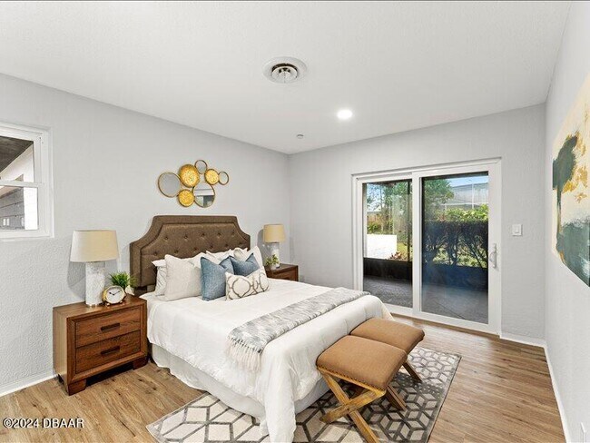 Building Photo - 879 Ponderosa Dr