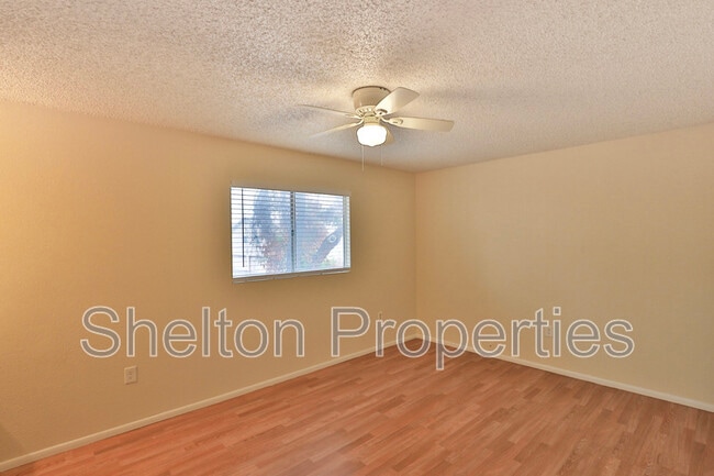 Building Photo - 860 E Brown Rd