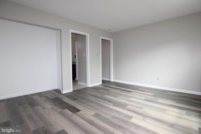 Building Photo - 228 Spring House Ln