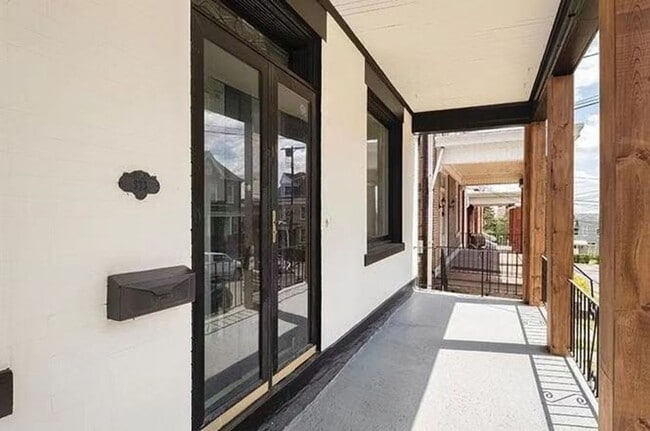 Building Photo - 5 bedroom home in the Upper Hill District