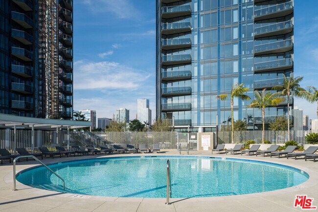 Building Photo - 1200 S Figueroa St