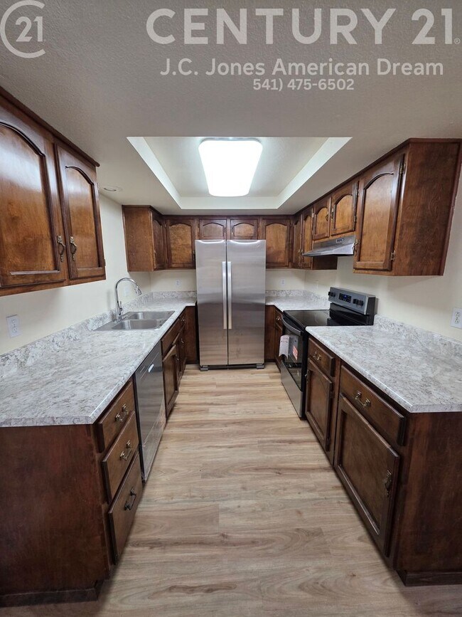 Building Photo - DR150.01