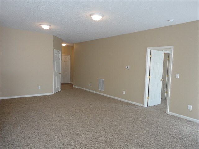 Building Photo - 9931 Lakefield Ln