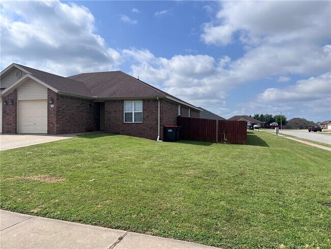 Primary Photo - 1059 Terry Ln