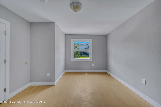 Building Photo - 958 Ridge Ave