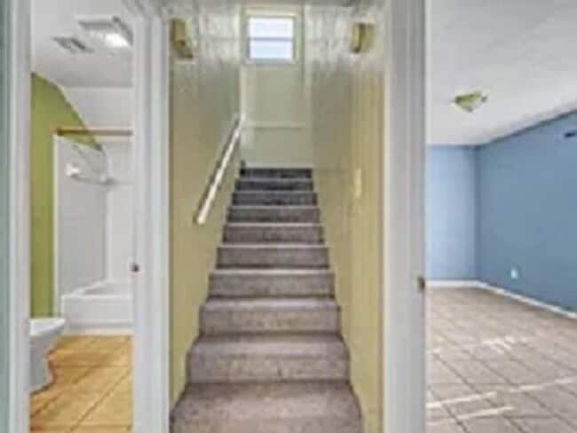 Building Photo - 4104 SW Rolling Hills Dr
