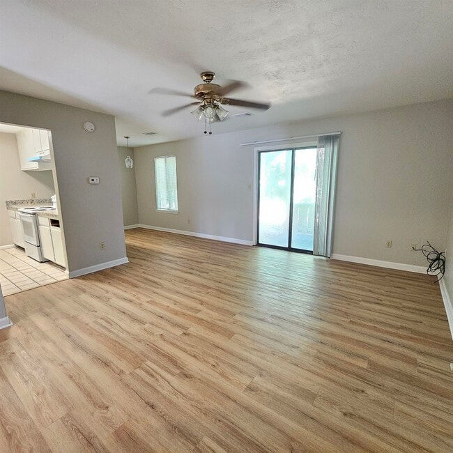 Building Photo - 3687 Donovan Dr