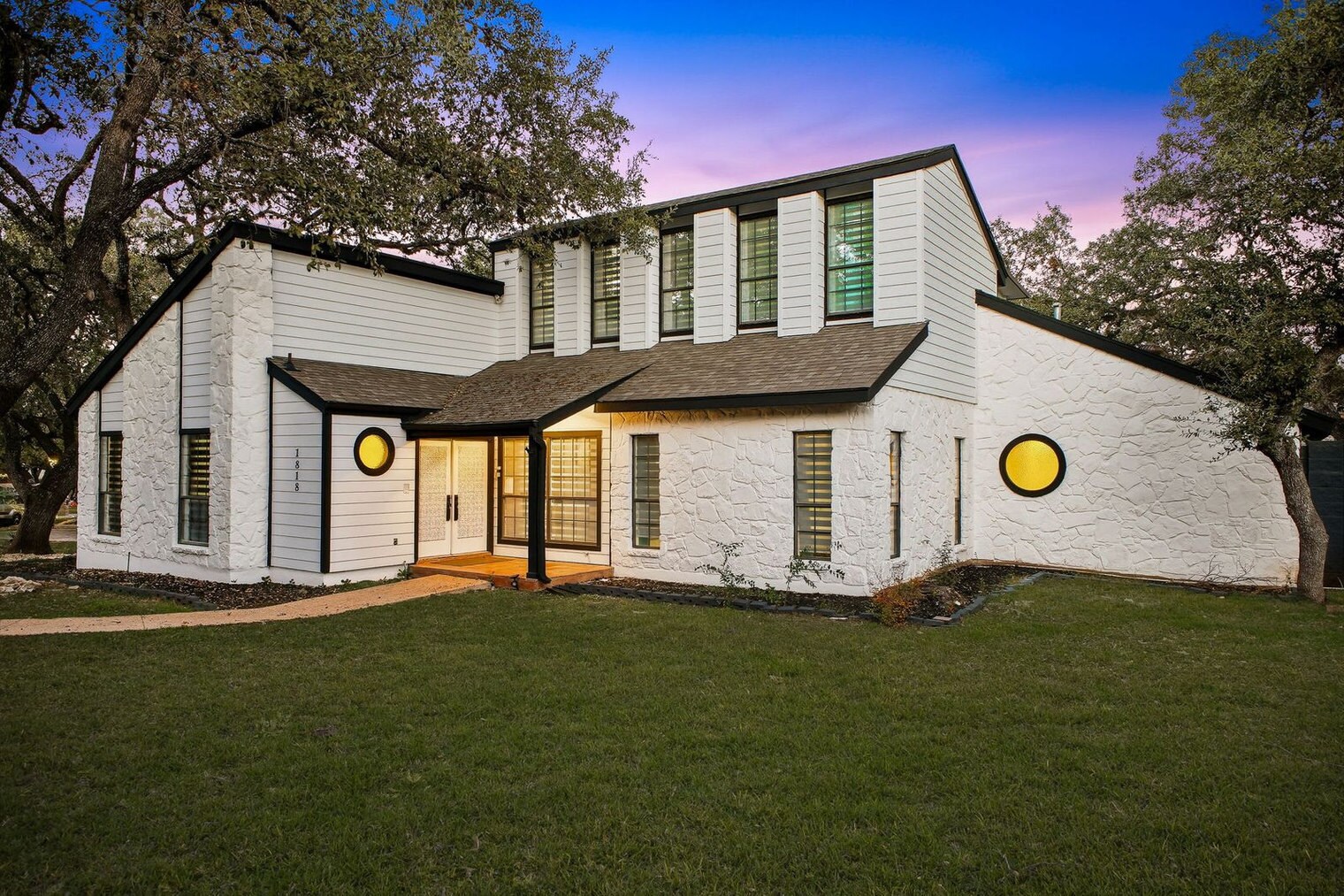 Building Photo - 1818 Moreshead St