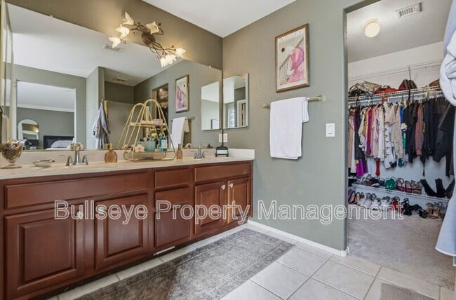 Building Photo - 4321 E Desert Sky Ct