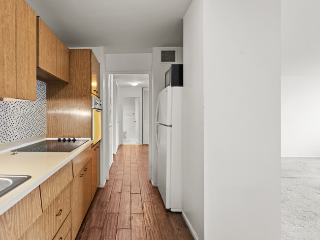 Building Photo - 4250 N Marine Dr