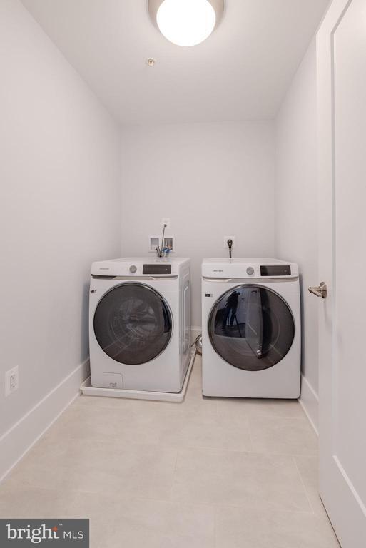 Building Photo - 11382 Emerald Park Rd