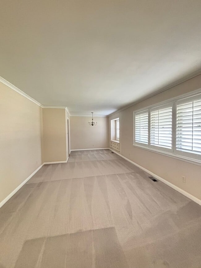 Building Photo - A House For Rent Does Not Come For Rent Ve...