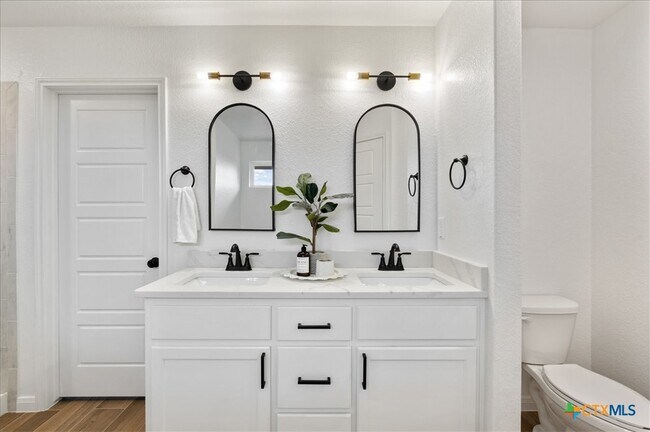 Building Photo - 6019 Catania Rd