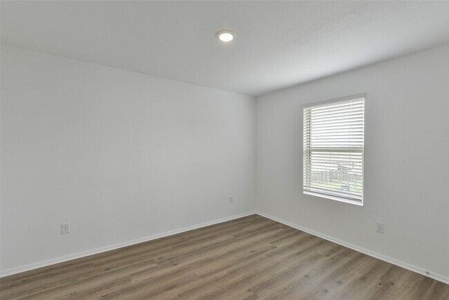 Building Photo - 3015 Wedgewood Cv Wy