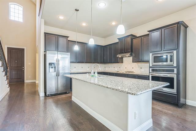 Building Photo - 301 Harcourt Ave