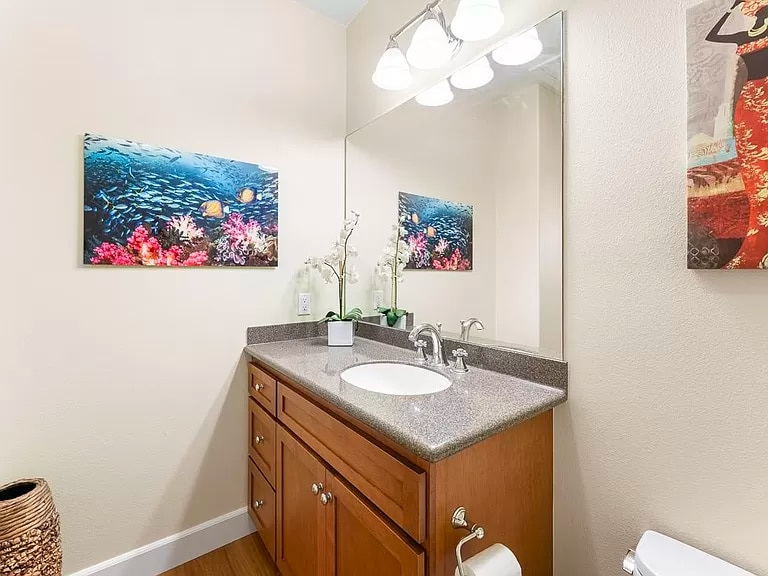 Building Photo - 142 Laukahi St