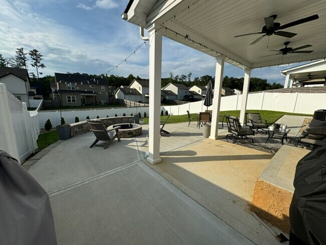 Building Photo - Knoxville 37920 - **COMING AVAILABLE August 1st** Beautiful single family home located in South K...