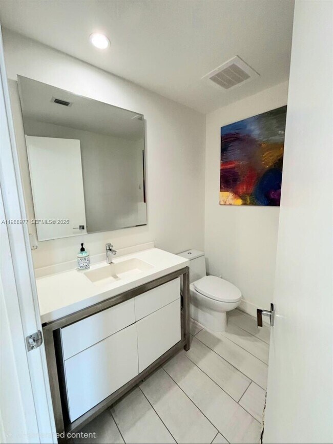 Building Photo - 2000 Metropica Wy