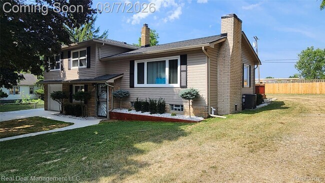 Building Photo - 553 S Stirling