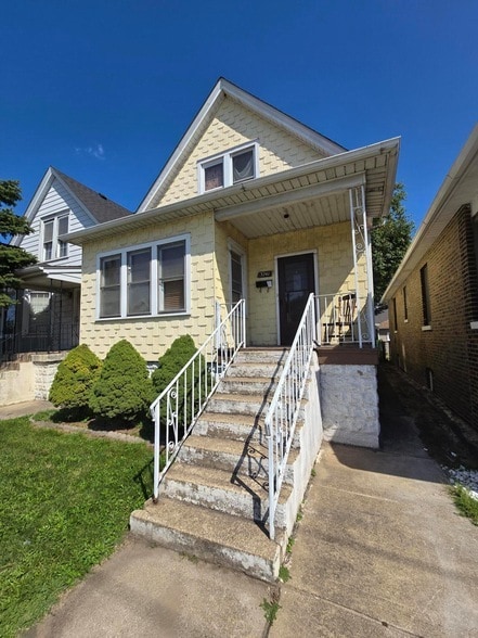 Building Photo - 3741 Parrish Ave