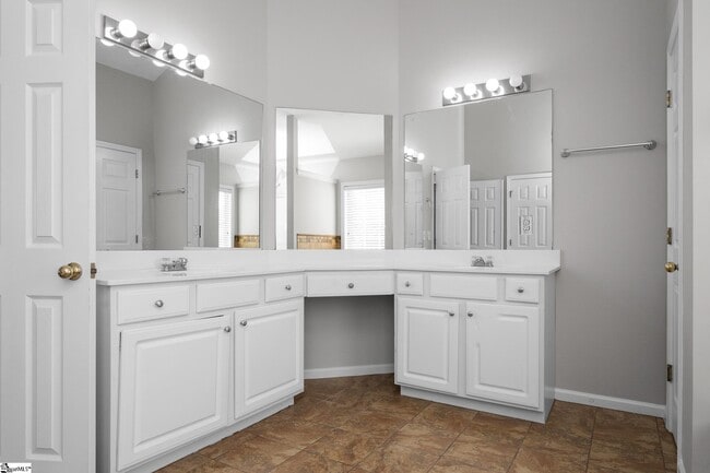 Building Photo - 113 Carissa Ct