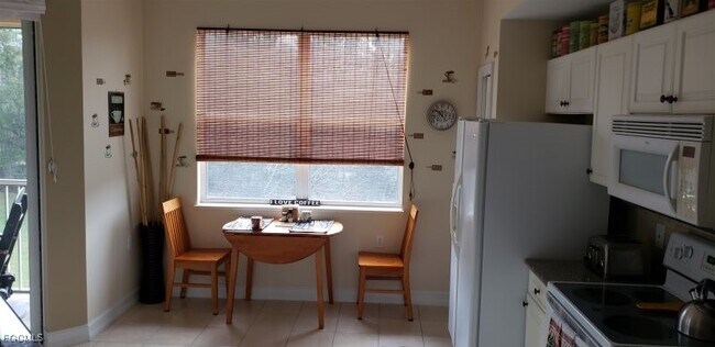 Building Photo - 10520 Amiata Way