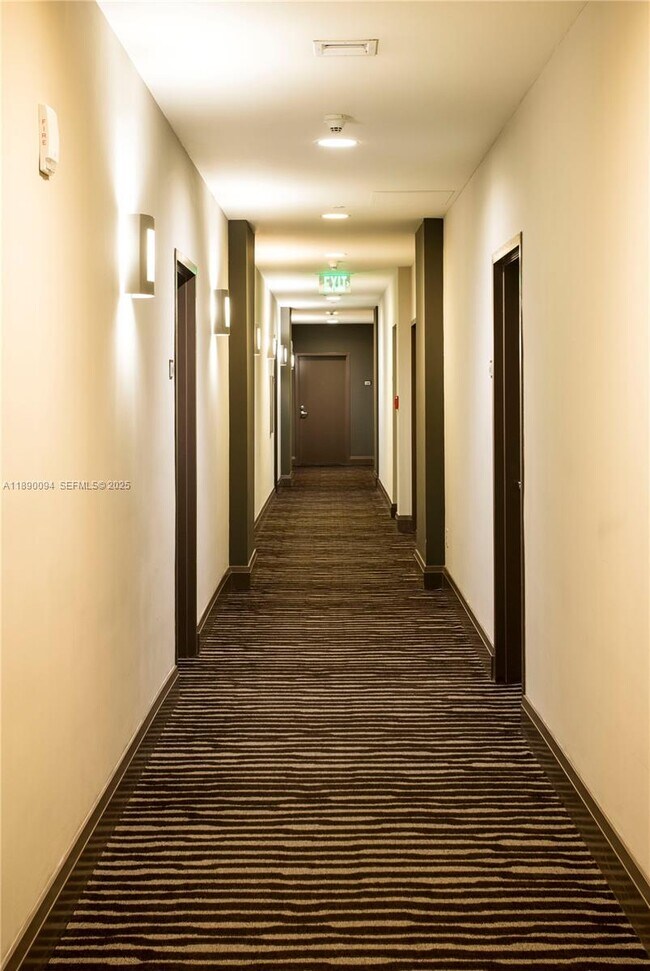 Building Photo - 2525 SW 3rd Ave