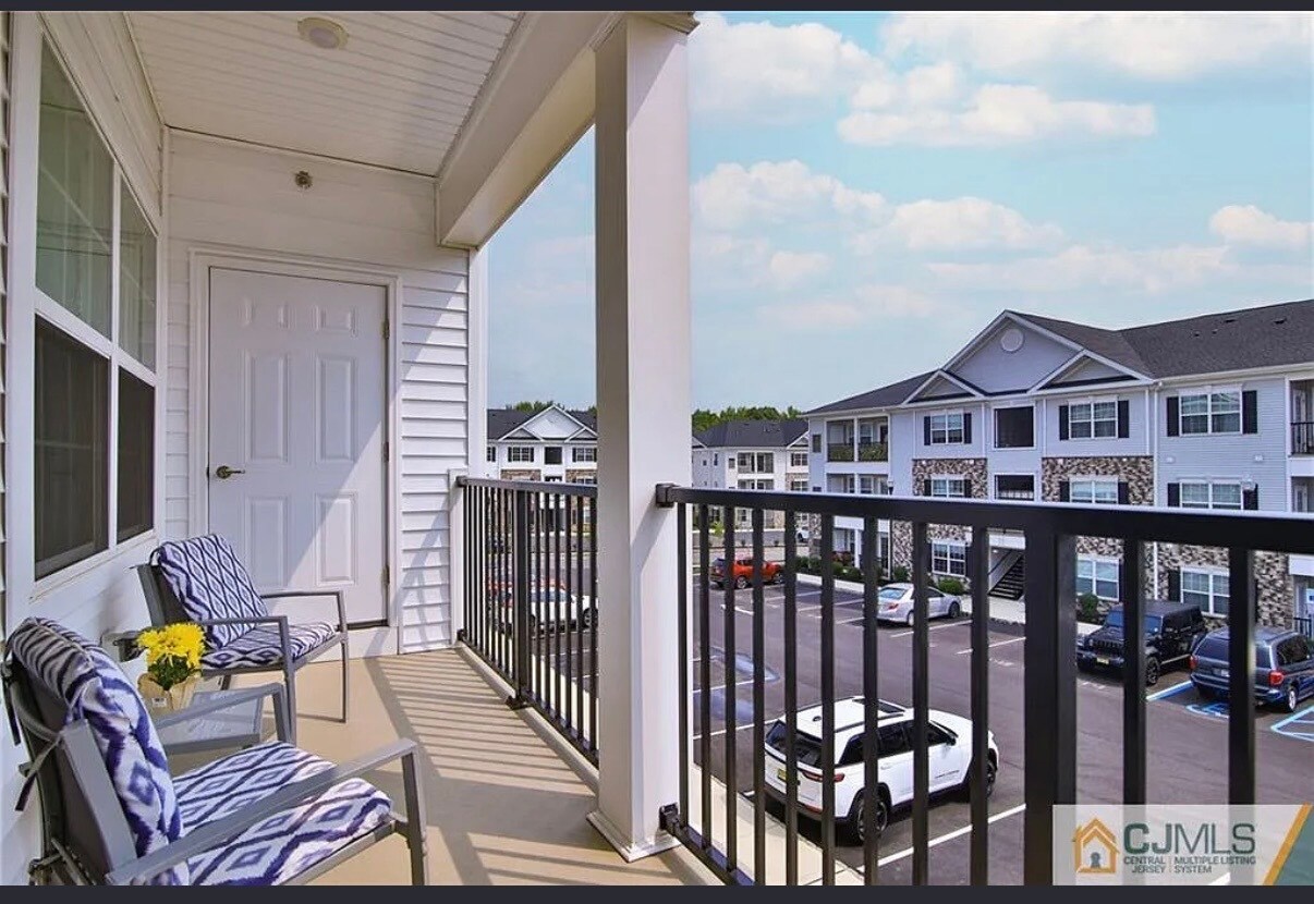 Building Photo - 726 Stiller Ln