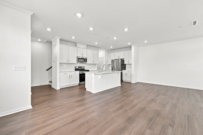 Building Photo - 219 Deercroft Dr