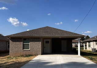 Building Photo - This brand-new 3 bed, 2 bath home offers 1...