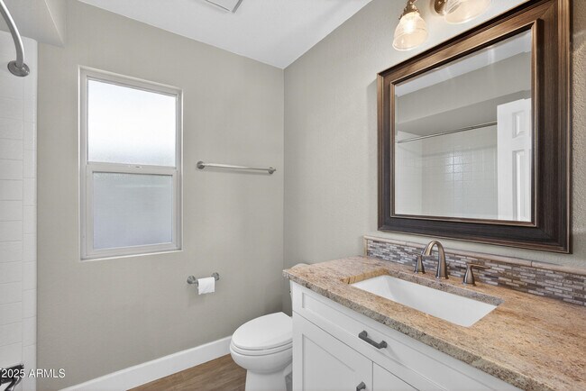 Building Photo - 6833 E Kelton Ln