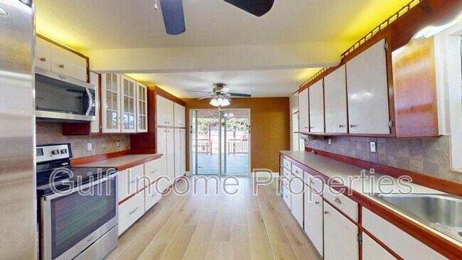 Building Photo - 2635 Arnold St