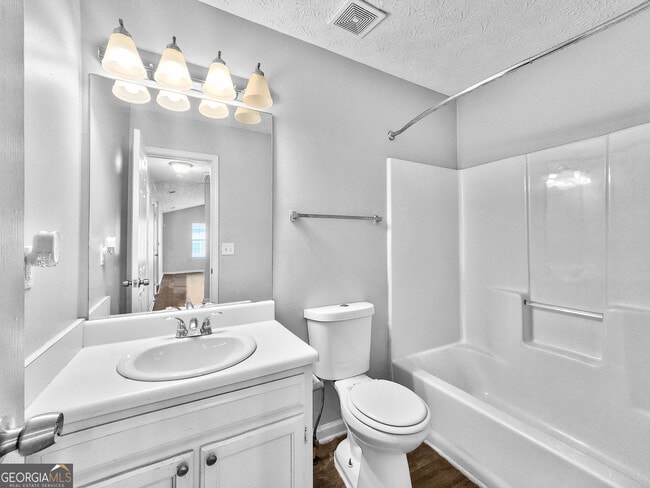 Building Photo - 5855 Creekside Dr