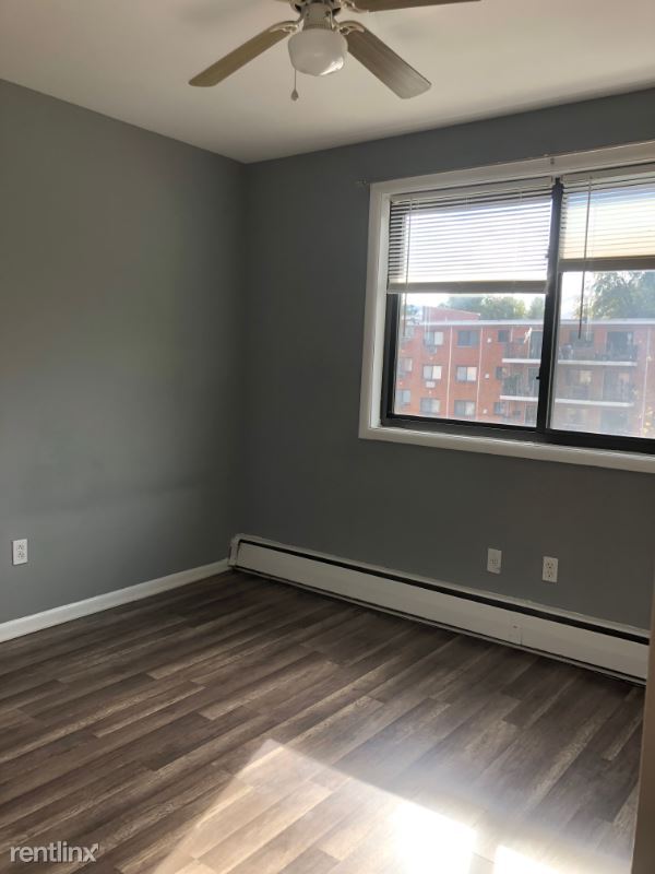 Building Photo - 1 br, 1 bath Condo - 2846 E Annandale Rd 3...