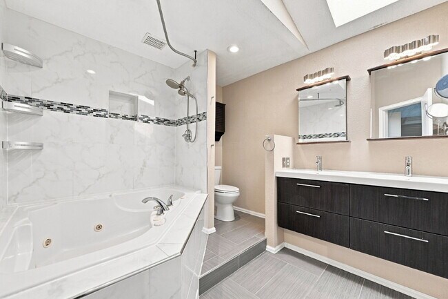 Building Photo - $3,048.95 with $300 Cleaning Voucher, 3 Beds - 2 Bath, Single Family Home in Highlands Ranch with...