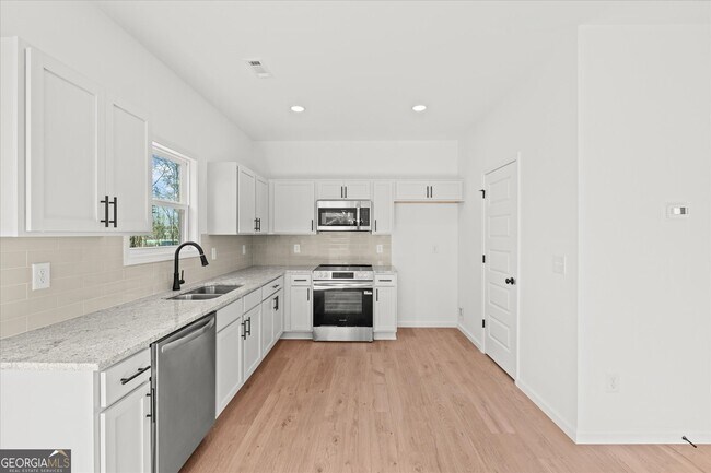 Building Photo - 101 Carroll Cir