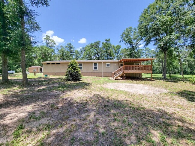 Building Photo - 10754 Lake Shore Dr