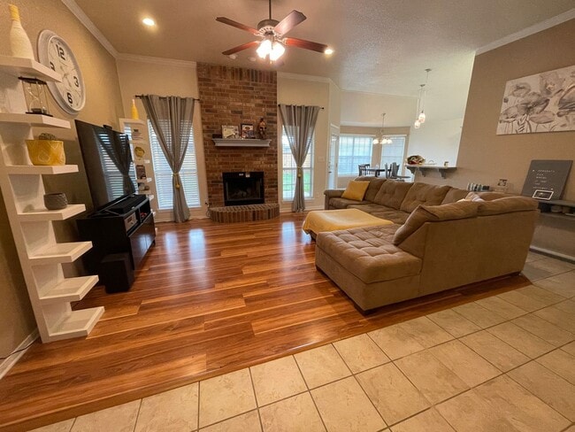 Building Photo - 4204 Tropicana Dr