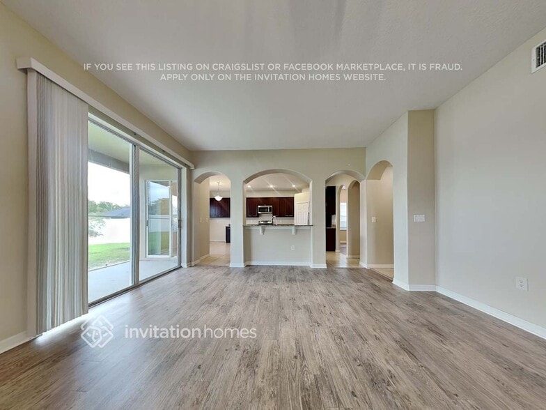 Building Photo - 4453 Creekside Dr