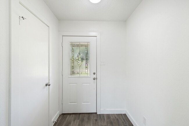 Building Photo - 1703 Millbury Dr