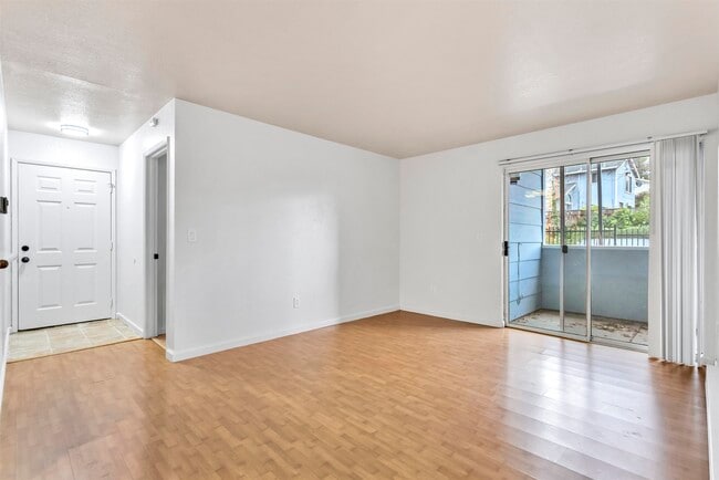 Building Photo - 165 Lighthouse Dr