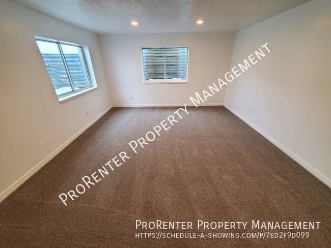 Building Photo - 3585 N 275 E