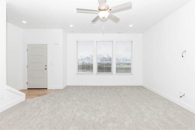 Building Photo - NT 3367