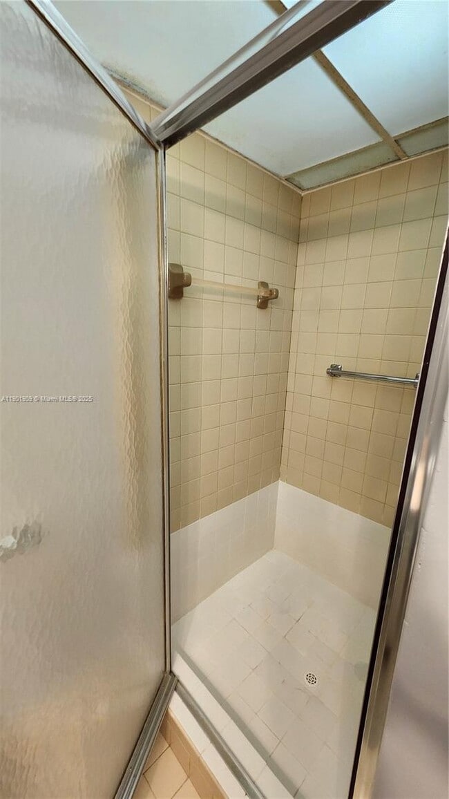 Building Photo - 419 Saxony Way